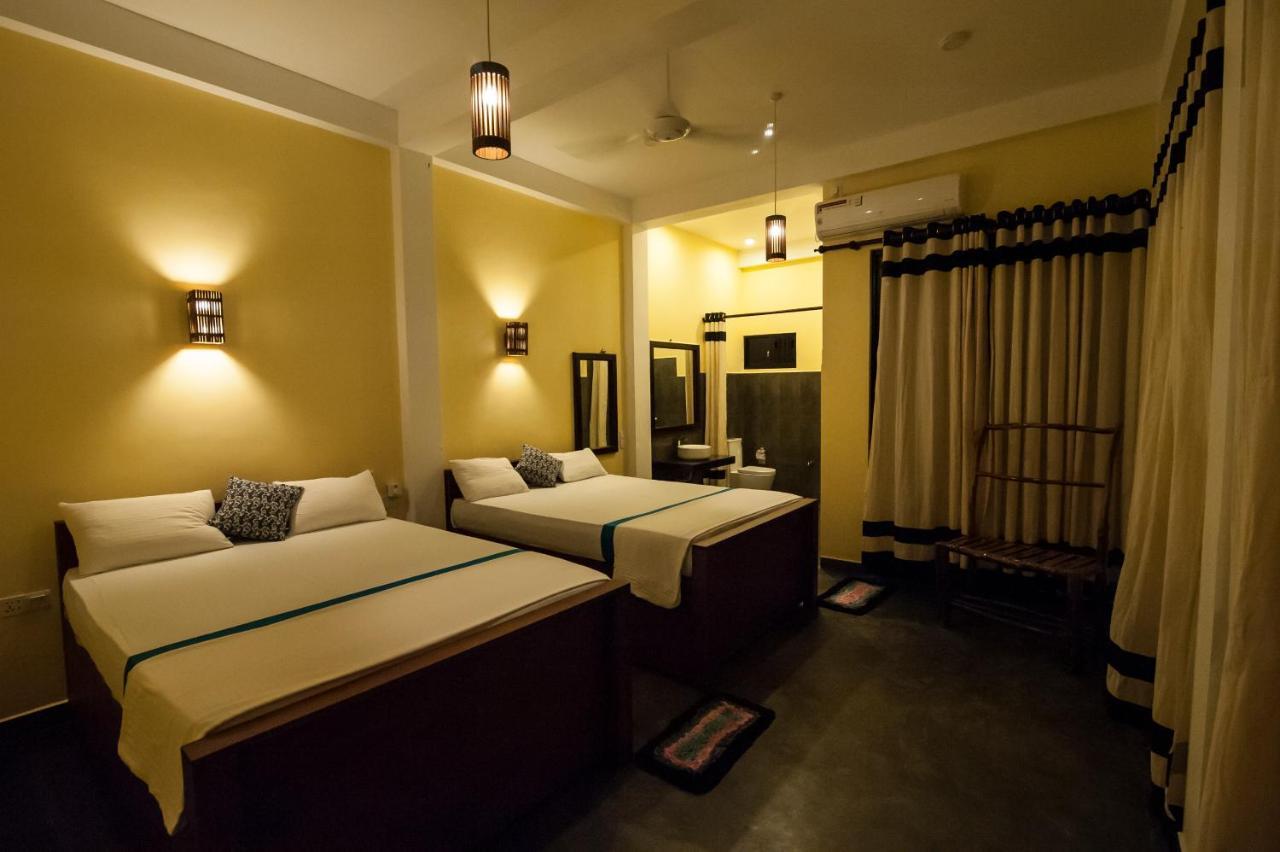 Moon Light Guest House Тисамахарама Екстериор снимка