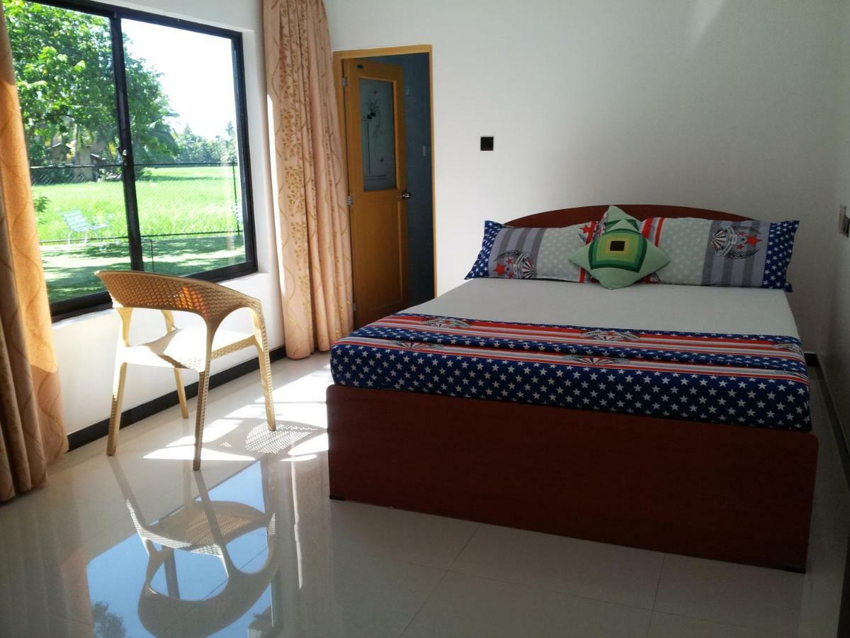 Moon Light Guest House Тисамахарама Екстериор снимка